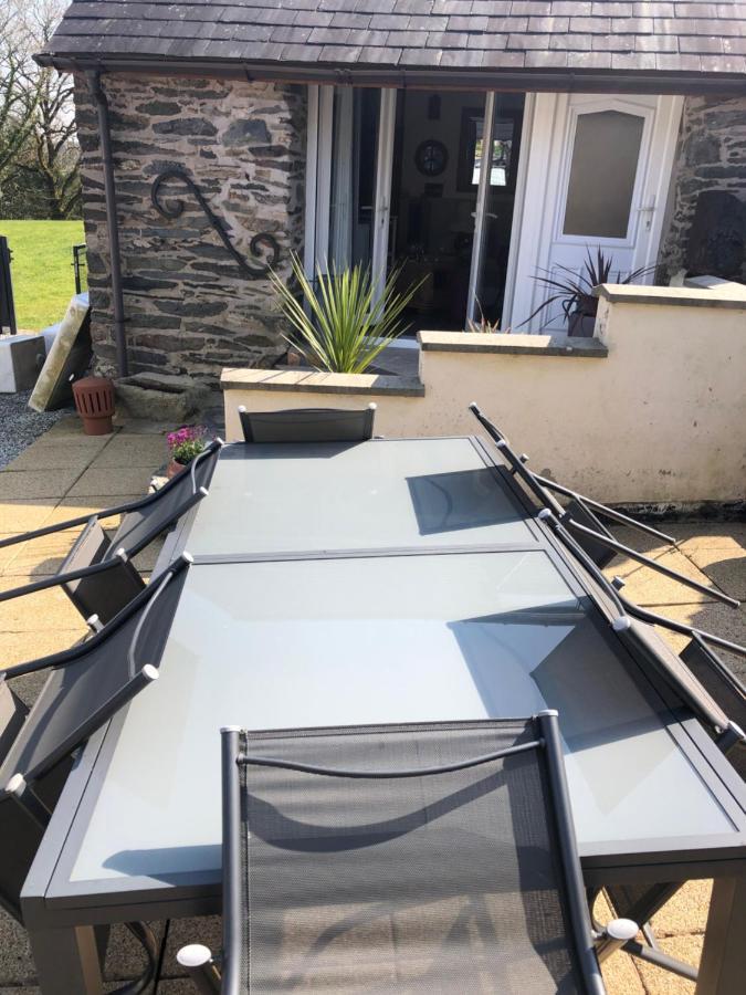 Charmante Longere Situee Au Coeur Du Finistere Le Trehou Exteriör bild